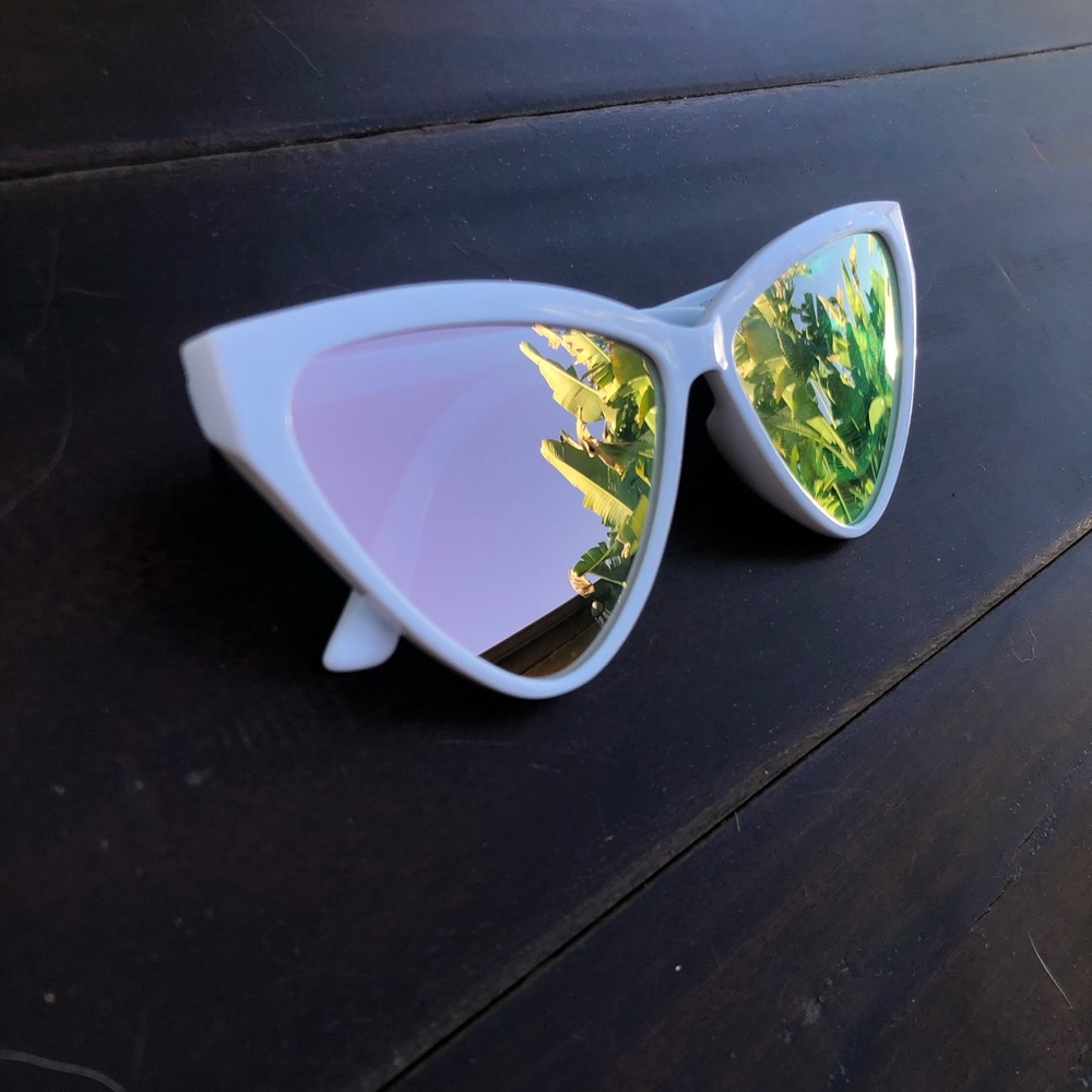 Cat eye sunglasses